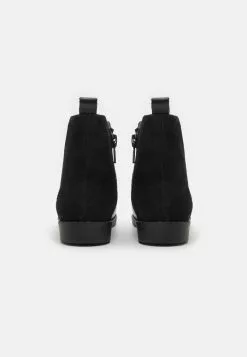 Friboo Leather - Korte Laarzen - Black -Aanbiedingen Elegant Schoenen Winkel 170d1ee12c8b49e9a12d4c5c65ba0d99