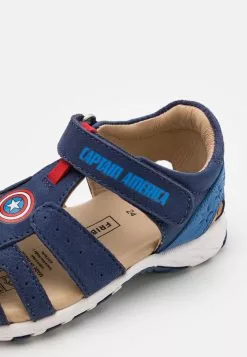 Friboo MARVEL CAPTAIN AMERICA - Outdoorsandalen -Aanbiedingen Elegant Schoenen Winkel 288ef6b6e8aa4f5aaef6bb2c8731c688
