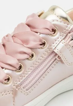 Friboo Sneakers Laag - Pink -Aanbiedingen Elegant Schoenen Winkel 2b3b130249ac4be1b52d9de2f622a4c0