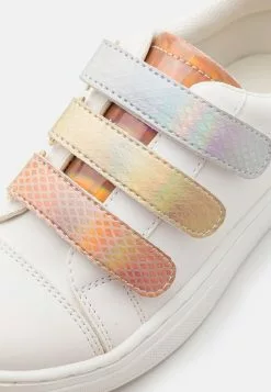 Friboo Sneakers Laag -Aanbiedingen Elegant Schoenen Winkel 8906b84af3444d5191ac4f4587e46912