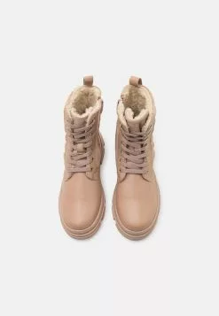 Friboo Leather - Veterboots - Nude -Aanbiedingen Elegant Schoenen Winkel 8e60ee29fbb24b5a8fe5a525270c76c7