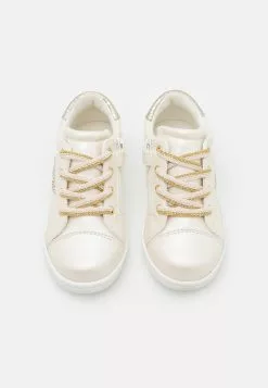 Friboo Sneakers Laag -Aanbiedingen Elegant Schoenen Winkel aed1df307703407a8663e9dbcf6b6d4a