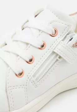 Friboo Sneakers Laag -Aanbiedingen Elegant Schoenen Winkel c3edc61621374747ba56ca720cd95c7c