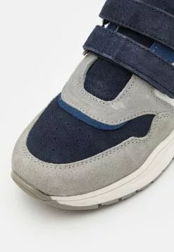 Friboo LEATHER - Sneakers Laag -Aanbiedingen Elegant Schoenen Winkel ccb9850327f44d399ab66731982cd479