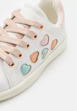 Friboo Sneakers Laag -Aanbiedingen Elegant Schoenen Winkel d1cb15438cf54519ab43e02236b77f06