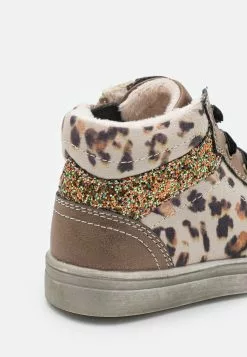 Friboo Sneakers Hoog - Bronze 11 Friboo Sneakers Hoog - Bronze -Aanbiedingen Elegant Schoenen Winkel fd4157f8e8184f338836a0605c89ba93